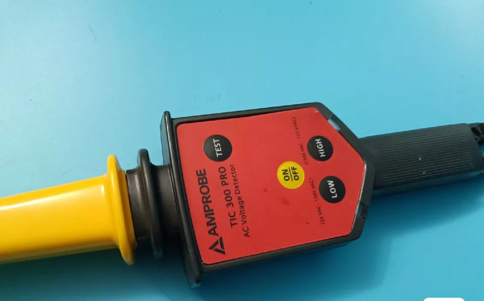 Amprobe TIC 300 PRO Intrinsically Safe High Voltage Detector