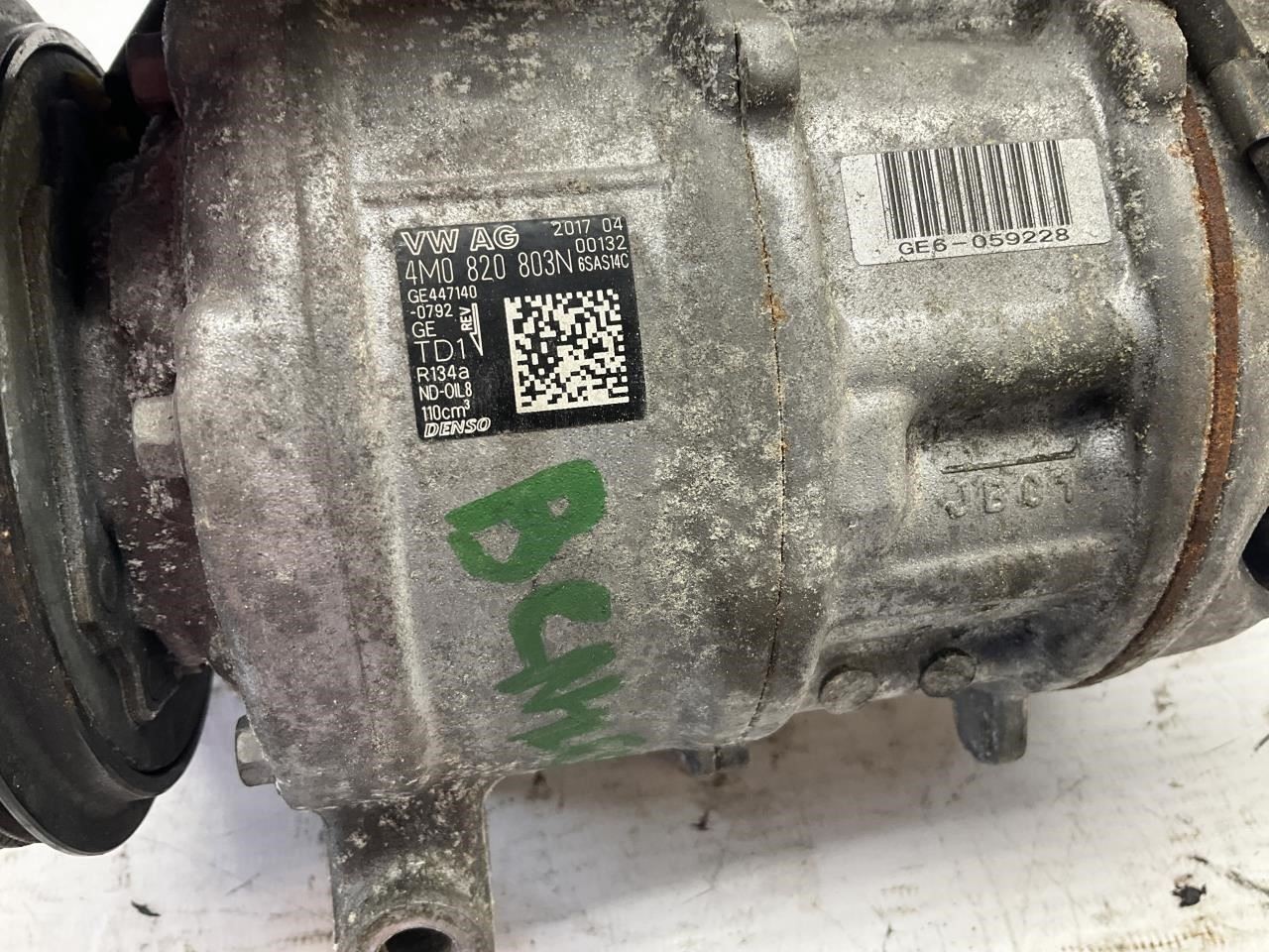 Bentley Bentayga Speed 2017-2020 Compressor with bracket
