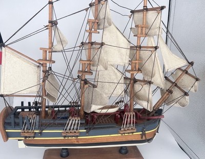 Heritage Mint HMS Endeavour Wooden Ship Model 22  Tall Nautical Display