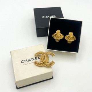 Auth ChanelCocoCloverVolumeEarring 94A/ArabesqueBroochEngraved 1108 W/B BA010034