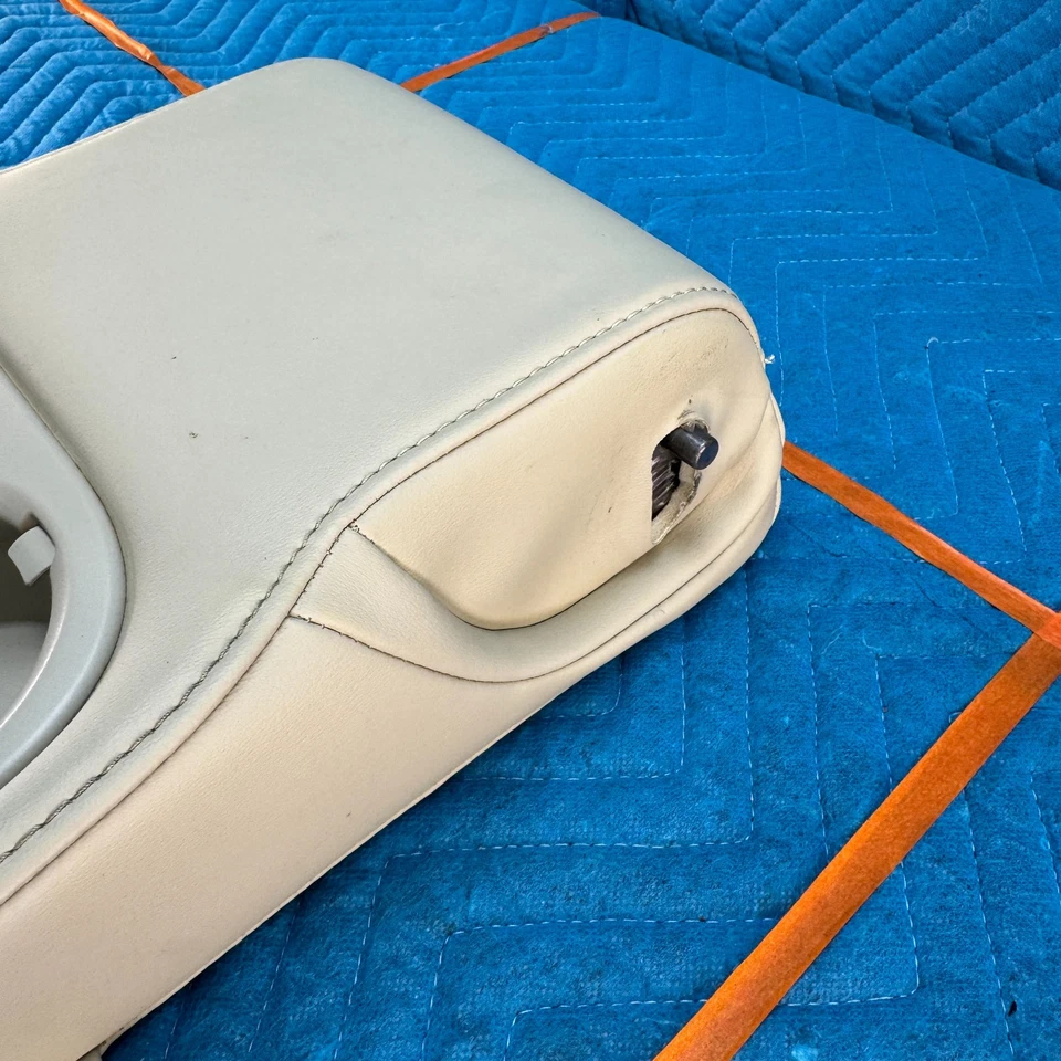 Оригинальная задняя центральная консоль подлокотник подстаканник подстаканник подстаканник 16-20 Infiniti QX60 - Изображение 2 из 4