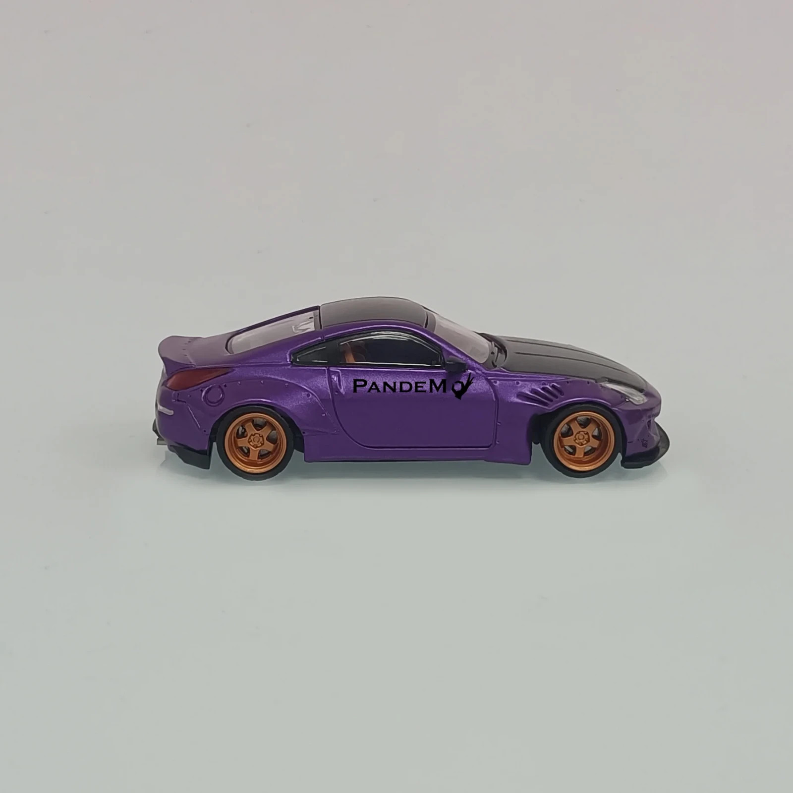 NISSAN 350Z ROCKET BUNNY PURPLE BLACK HOOD TOP  1/64 DIECAST CAR BY SOLO MODEL