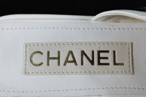 CHANEL 2023 23A White Quilted Leather Pearl CC Logo Platform Heels Sandals 39 - Picture 16 of 16