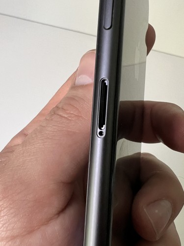 For Parts Only - iPhone 8 64GB Space Grey A1863 - Boot Loops - Missing SIM Tray! - Afbeelding 10 van 16