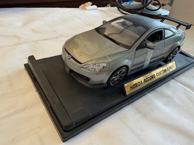 Picture 2 of 8
