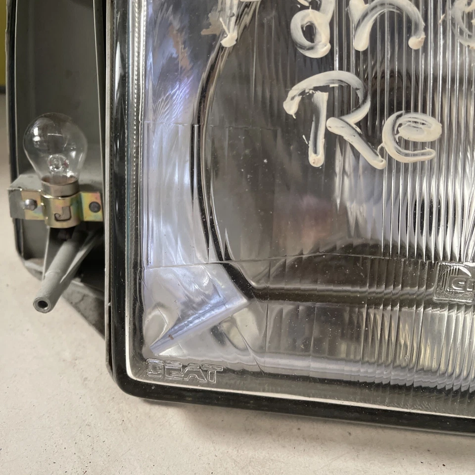 Seat Marbella Bj.87-89 Scheinwerfer rechts mit LWR-Stellmotor 007405 - Bild 4 von 4