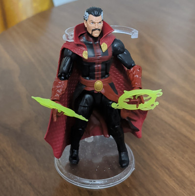 Marvel Legends Doctor Strange With Cape And Magic Accessories