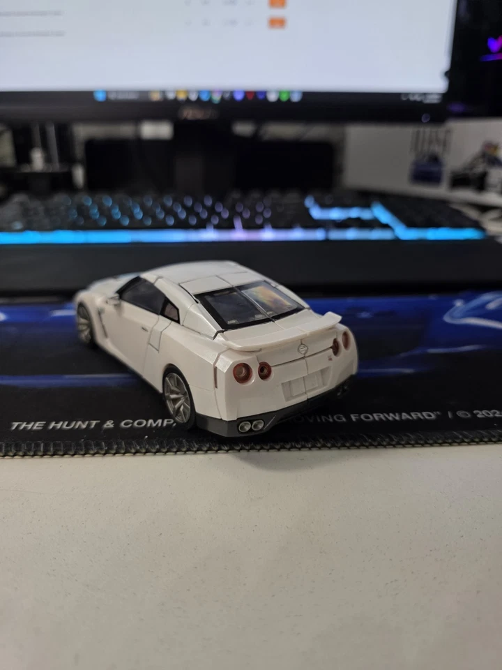 TAKARATOMY Transformers Alternity A-01U Nissan Ultra Magnus (Brilliant Whit - Image 2 of 3