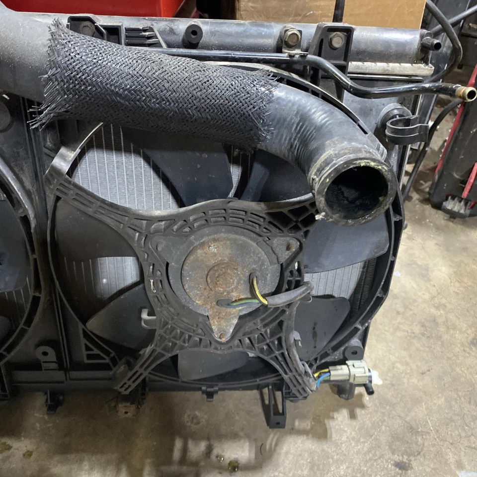 Subaru Impreza Sti 2006 2007 sedán ventilador radiador refrigerante 2,5 OEM Foto 3 de 4