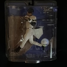 2014 McFarlane MLB Derek Jeter Commemorative Figure Two-Pack 23