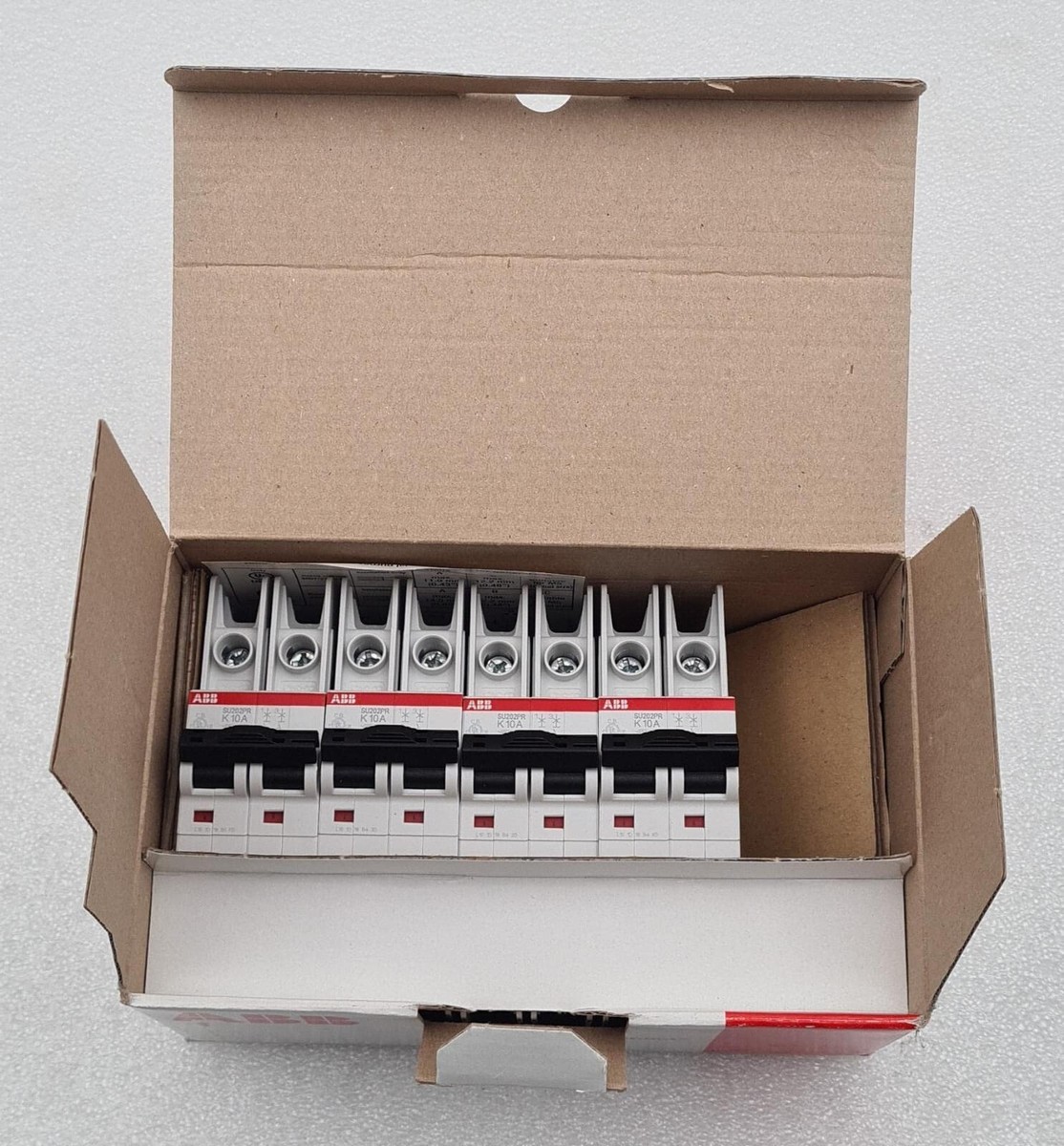 U LOT OF 4] NEW - ABB SU202PR-K10A Circuit Breaker 2CDS 272