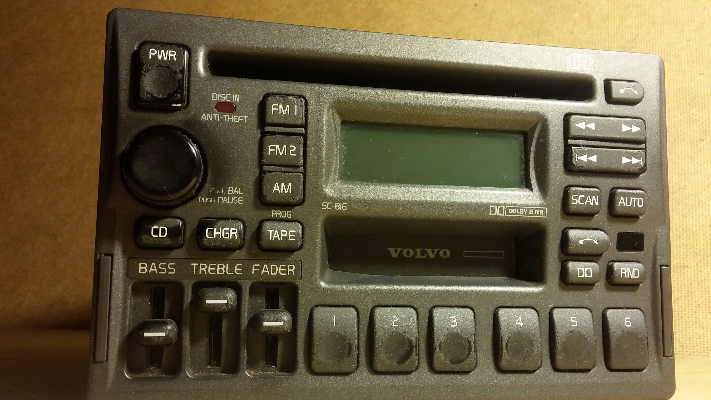 199800 volvo v70 s70 v70xc v40 OEM CD cassette player radio w/ code