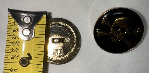 17 Dill Buttons Skull And Crossbones - Picture 8 of 13
