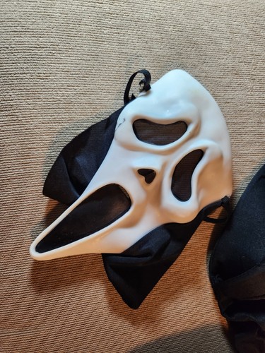 Vintage Ghostface Scream Easter Unlimited Maske (MK) Stempel mit Gewand und Gürtel - Bild 2 von 6