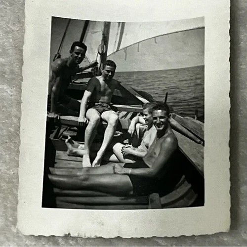 Einige Offiziersfreunde in Mondello Sizilien Boot Zweiter Weltkrieg Ära Vintage Foto CBX - Bild 2 von 4