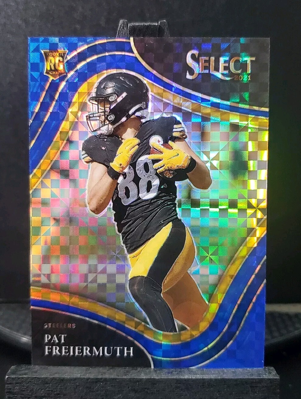 2021 Select Field Level Pat Freiermuth #359 Blue Checkerboard 10/49 Steelers