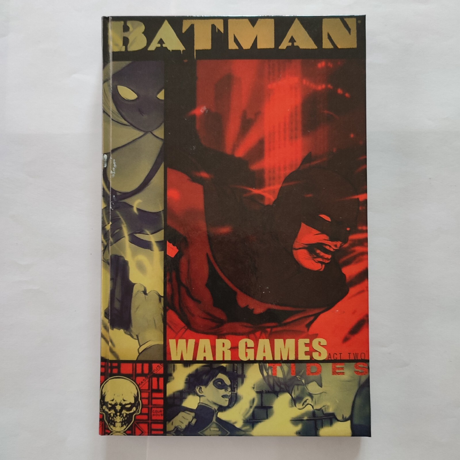Batman War Games Act Two Tides Hardcover Graphic Novel - DC 2005