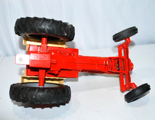 ERTL Vintage CaseIH Agri King 1070 Diecast Farm Tractor, 1/16 Scale - Picture 6 of 10