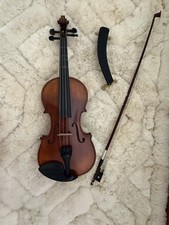 Cremona Violin never used. Excellent condition, perfect for beginners