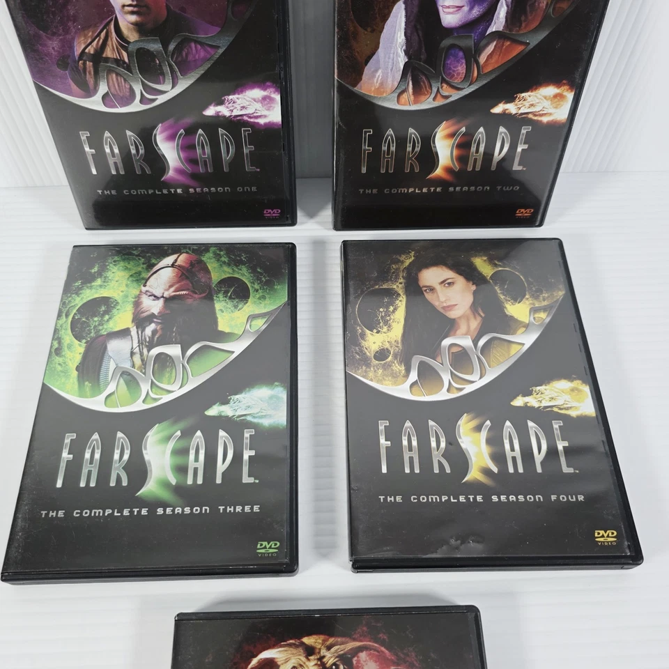 Farscape The Complete Series 26 Disc DVD Box Set Of 5 - Very Good  - Image 3 of 4