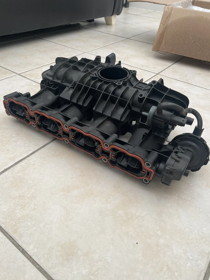 ВПУСКНОЙ ВИХРЕВОЙ КЛАПАН КОЛЛЕКТОРА AUDI A1 S1 A3 S3 2.0 TFSi 06L133201Ah 2014 - Изображение 2 из 4