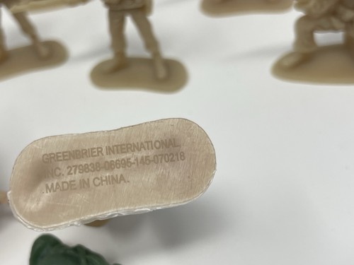 Juego de 20 figuras de plástico Greenbrier International Army Men verdes y tostadas de 2 pulgadas - Imagen 7 de 7