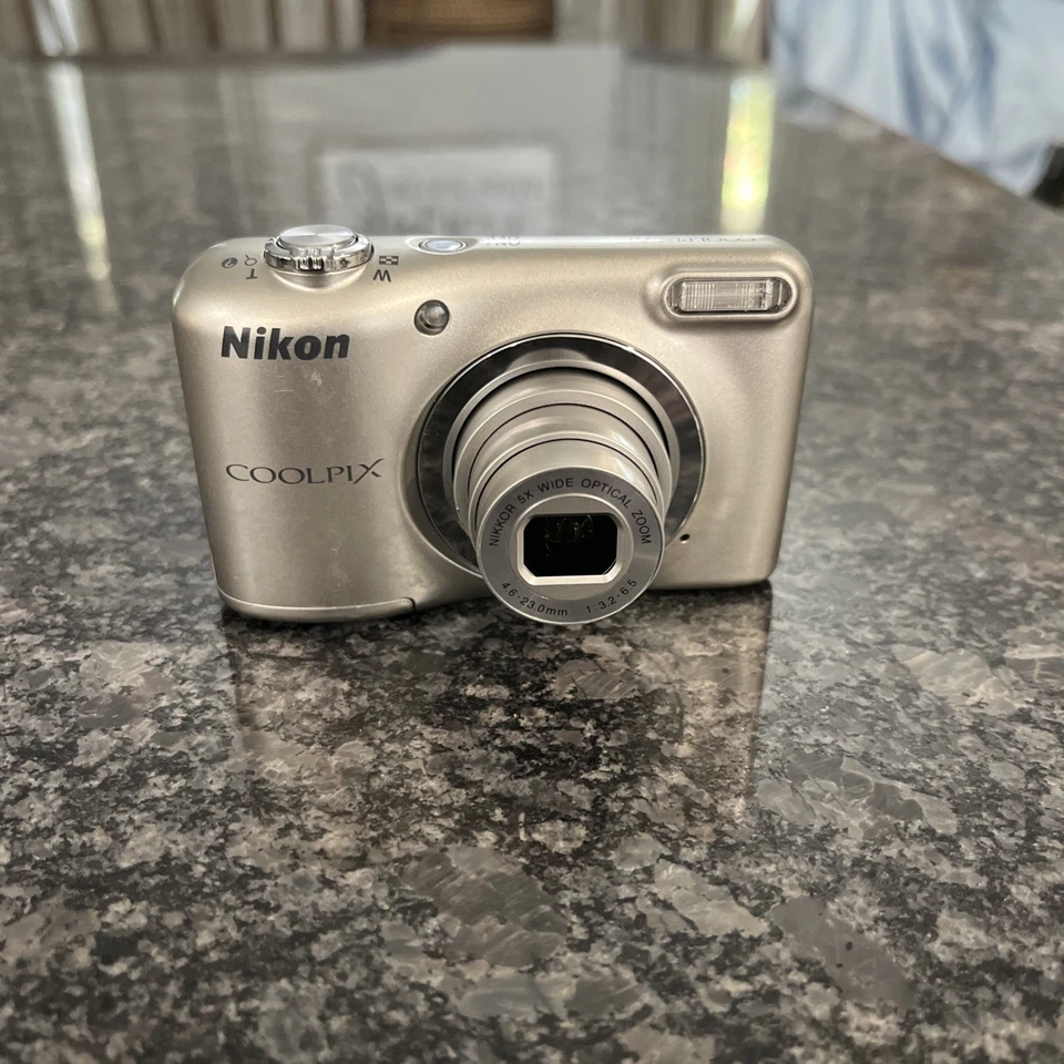 Nikon Coolpix A10 Silver 16.1MP - image 2 of 4