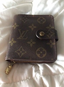 lv compact zip wallet