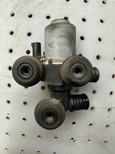 Bmw 325i 325ci 330i 330ci 330xi M5 X5 E60 E70 Auxiliary Water Pump Used OEM - Picture 4 of 7