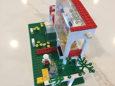 LEGO Legend Set #10037 / Breezeway Cafe #6376 / COMPLETE & CORRECT