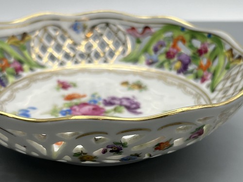 Vintage Schumann Dresden Scalloped Reticulated Bowl, 5.75 Inch, Gold Edge - Picture 2 of 16
