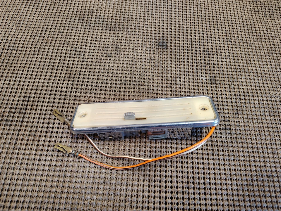 Buick Wildcat GS Electra 225 LeSabre 1966-67 mapa de tablero conjunto de luces de cortesía #2 Foto 2 de 4