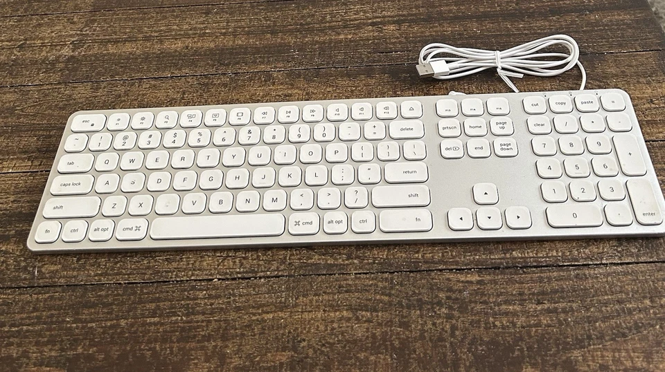 Satechi Aluminum Keyboard Wired USB Slim Numeric 10 Key Model: ST-AMWK Tested - Image 2 of 4