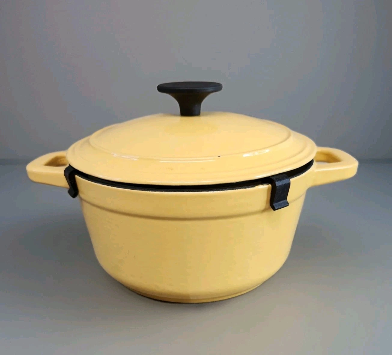 Martha Stewart Enameled Cast Iron Dutch Oven Lid Yellow - 5 Qt. - 10” X 5”
Opens in a new window or