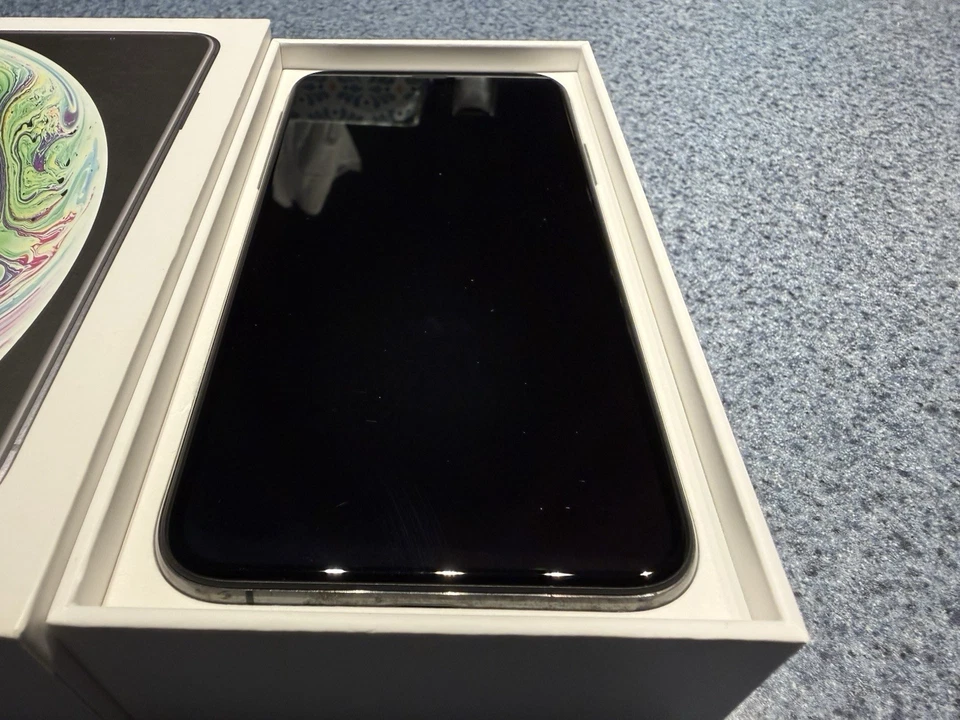 IPhone Xs 256GB Unlocked 1 Owner Great Working Condition - Image 3 of 4