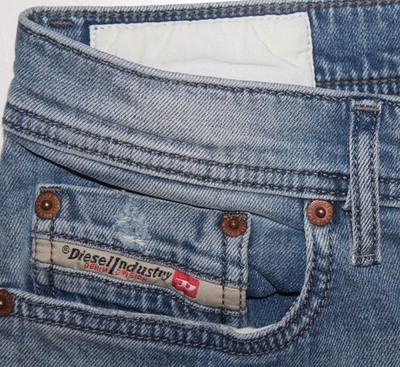 Diesel Herren Jeans Hose TEPPHAR Slim Carrot Stretch W27 L30 blau 081AP Neu