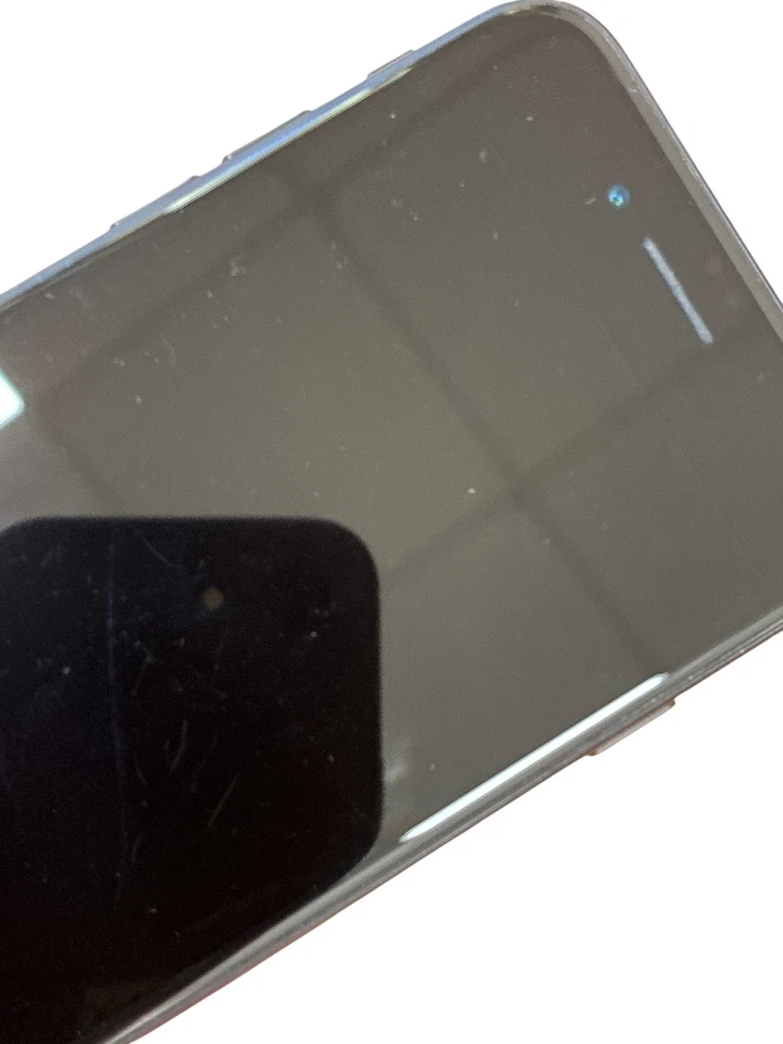 Apple iPhone SE 2nd Gen Black 64GB Smartphone - Image 3 of 4