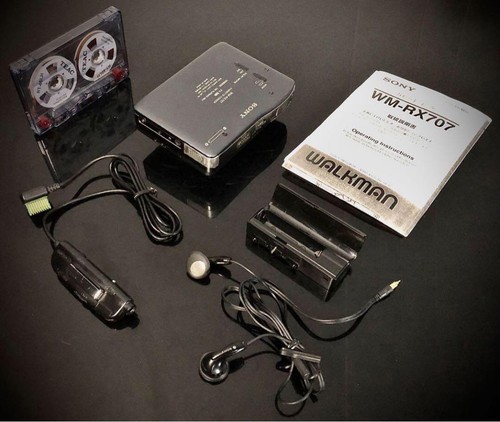 Sony WM RX707 Cassette Walkman Large Window Serviced Fully Functional Excellent - Picture 2 of 10