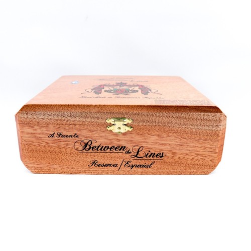 Caja de cigarros de madera vacía especial Between the Lines Reserva 8,25" x 5,5" x 3" - Imagen 5 de 12