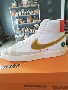 Nike Blazer Mid'77 Vntg Blanco/Universidad oro (para Hombre Talla 12 | eBay