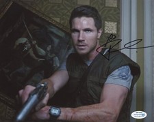 Robbie Amell Resident Evil Autographed Signed 8x10 Photo ACOA