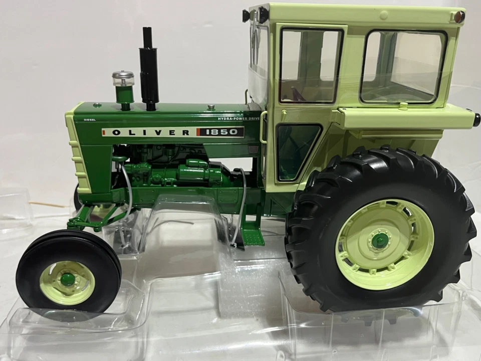 Oliver 1850 Tractor Wide Front w Cab Classic Series 1/16 Scale NIB by SpecCast - Image 2 of 4