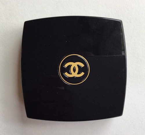 Chanel Duo Lumiere Illuminating Powder Duo 0.26oz NWOB - Picture 3 of 3