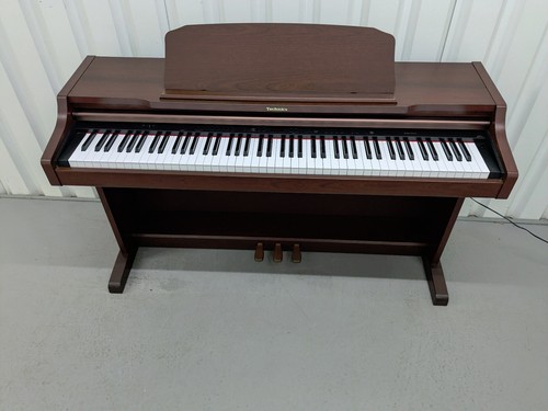 TECHNICS SX-PX552 DIGITAL PIANO IN MAHOGANY stock number 25200 - Picture 10 of 20