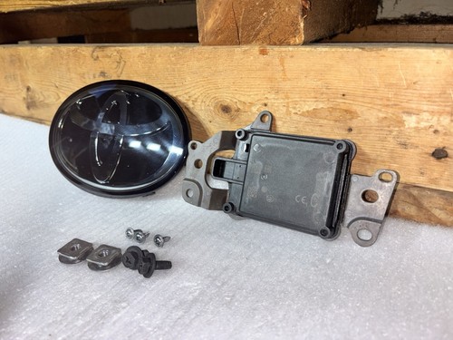 2018-2020 OEM Toyota Camry Emblem & Distance Sensor 88210-06090 53141-33130 - Picture 3 of 21