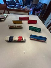 HO Train Lot 1 Engine and 6 cars