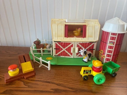 Vintage 1990 Fisher-Price Little People Farm Barn, Silo & Accessories Moo Door