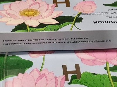アワーグラス/アンビエントフェイスパレットlotus-flower Hourglass Ambient LOTUS Lighting Palette Limited Edition Lotus