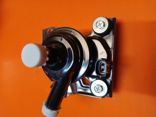 Electric Inverter Water Pump for 2004-2009 Toyota Prius 1.5L G9020-47031 - Picture 3 of 3