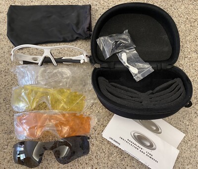 Oakley Radar Sunglasses   With 4 Interchangeable Lenses NEW